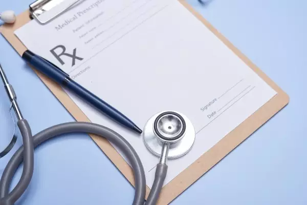 stethoscope-pen-blank-prescription-pad-medicine-pharmacy-concept-empty-medical-form-ready-be-used-modern-medical-information-technology